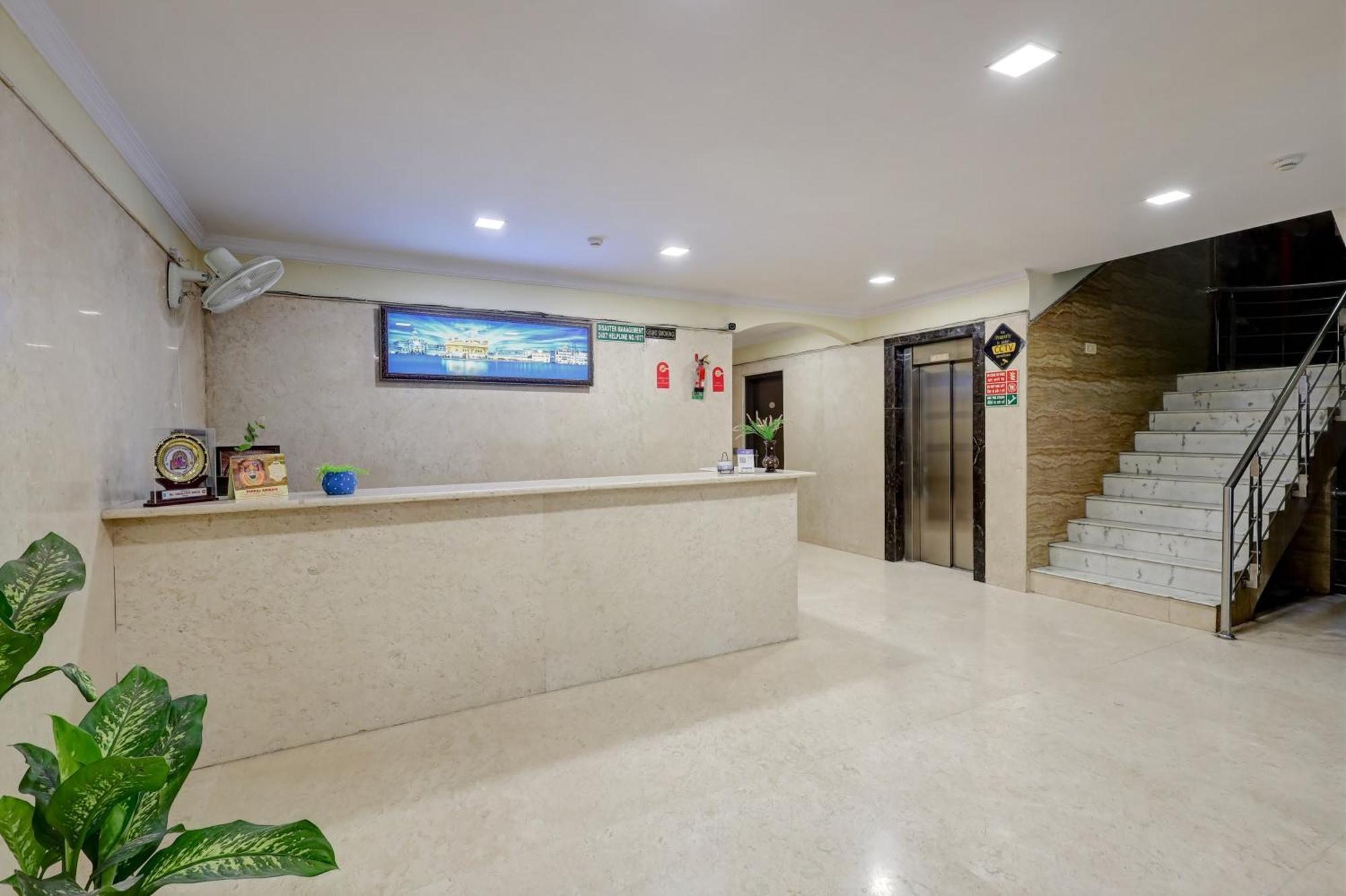 Hotel Singh Palace Делі Екстер'єр фото